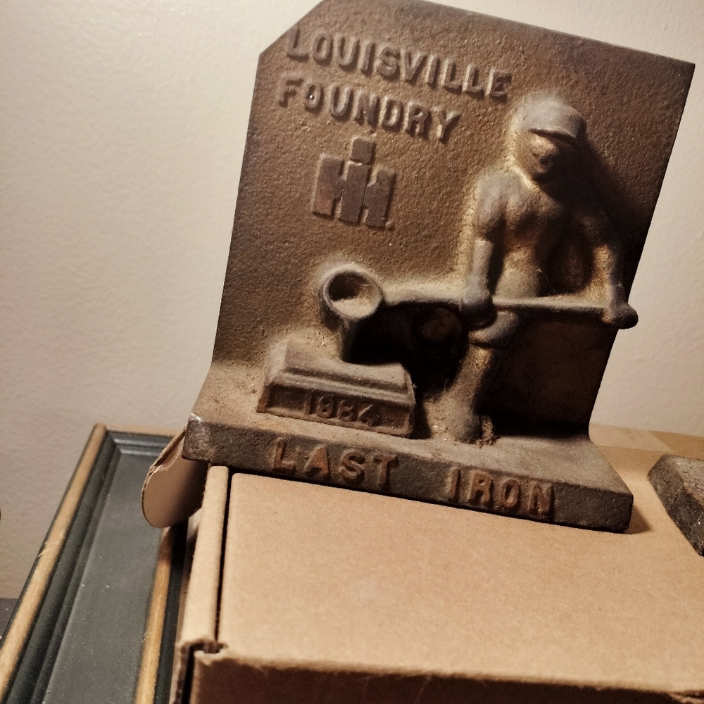 Last iron bookends 1884 Louisville foundry